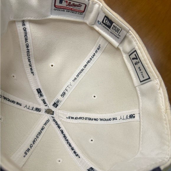 Yankees 59Fifty Hat Size 7 3/8 – White Canvas w/ American Flag & Sticker - Picture 4 of 5